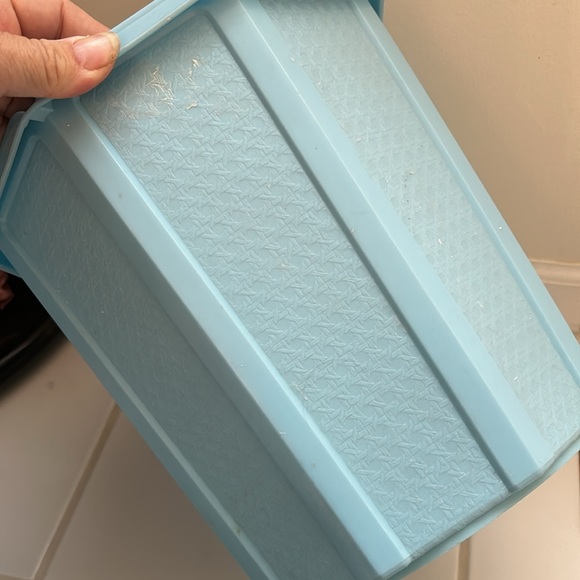 Vtg powder blue octagonal shaped garbage pail bath/office basket weave design - Picture 3 of 5